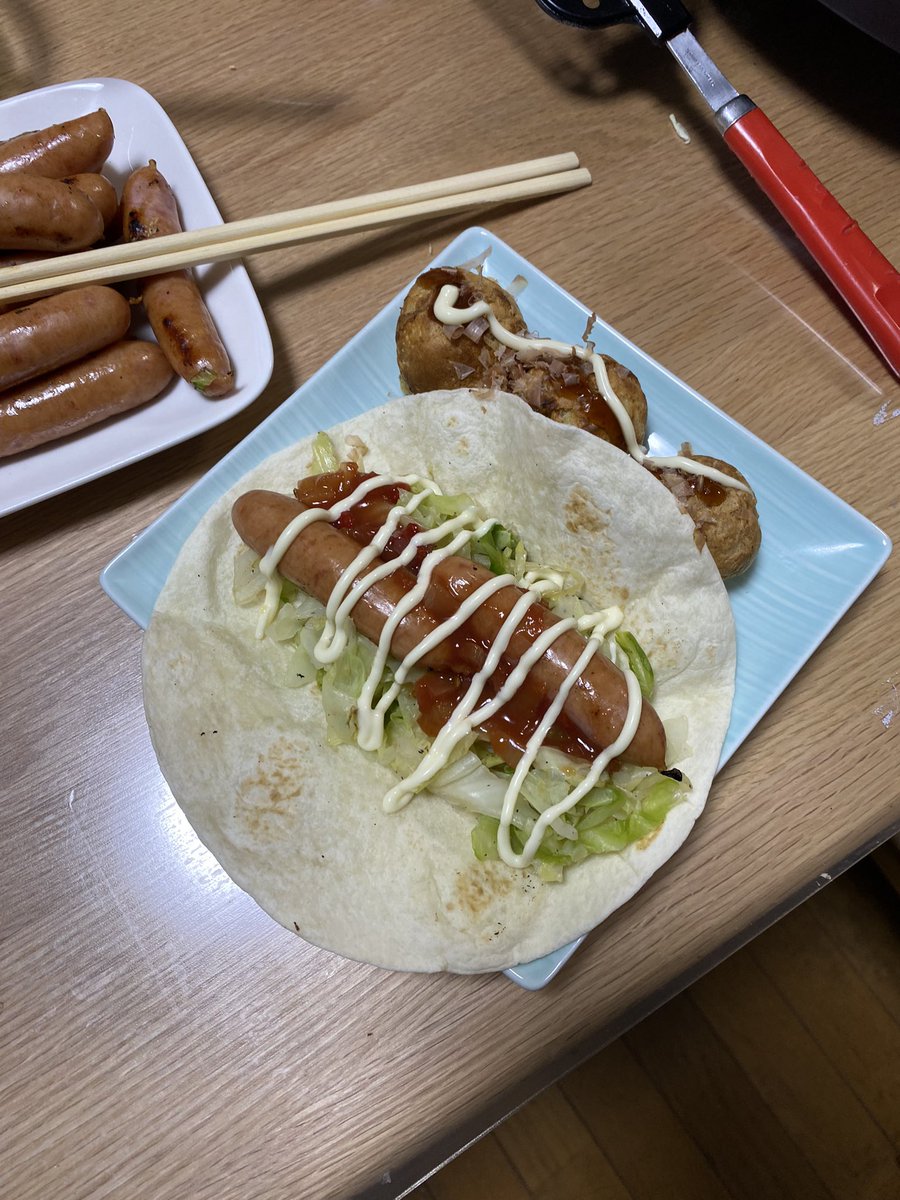 remansosan's tweet photo. キャベツ焼いた瞬間鳳の匂いに包まれた https://t.co/2r68FFUvaL