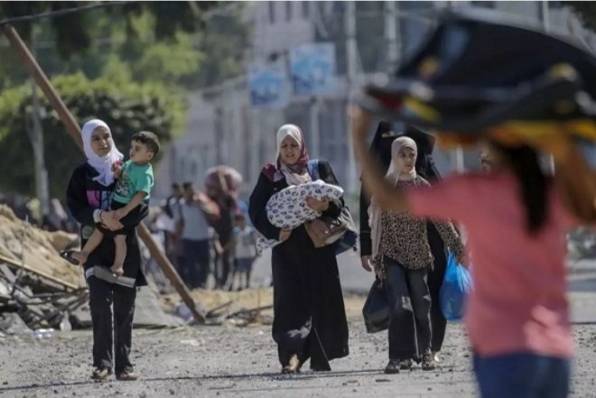 La dramática situación de Gaza está agravándose aún más a medida que corre el cronómetro puesto en marcha por Israel a última hora,ordenando la evacuación de civiles del norte de la Franja en lo que parece el anuncio de que sus fuerzas armadas preparan una invasión #FreePalestine