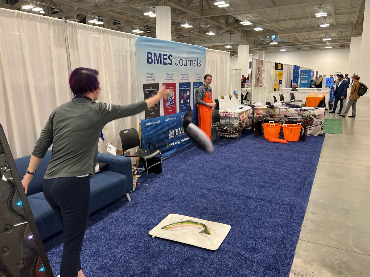 WPI_BME's tweet photo. Did you expect to see Kate Harrison throwing fish at #BMES2023?? Well thanks to @ABMEjournal, she had her chance.
#WhenInSeattle #SalmonToss https://t.co/QrCNGyqbsS