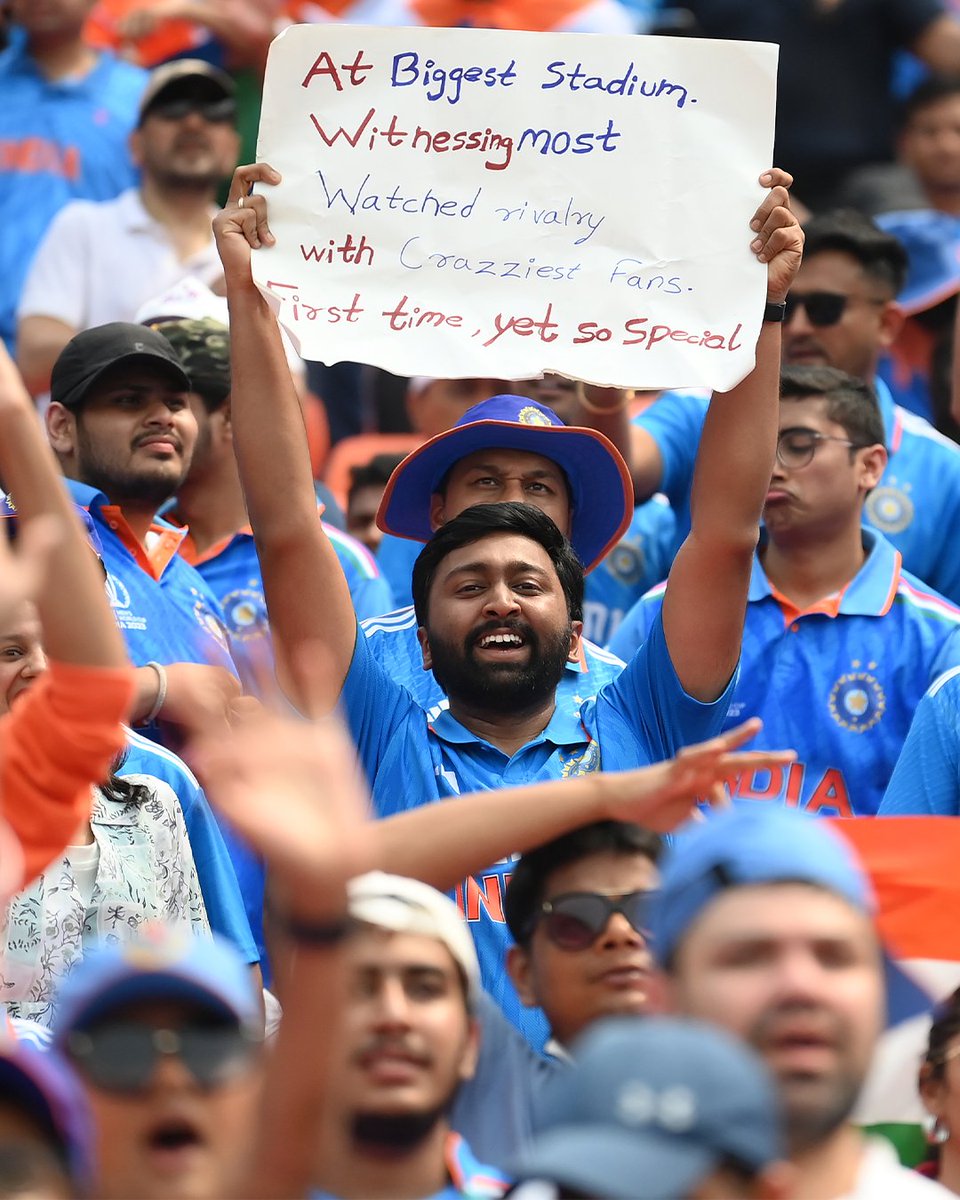 ICC's tweet photo. The crowd worthy of a cricketing spectacle 😍

#CWC23 | #INDvPAK https://t.co/9CCPeWkm28