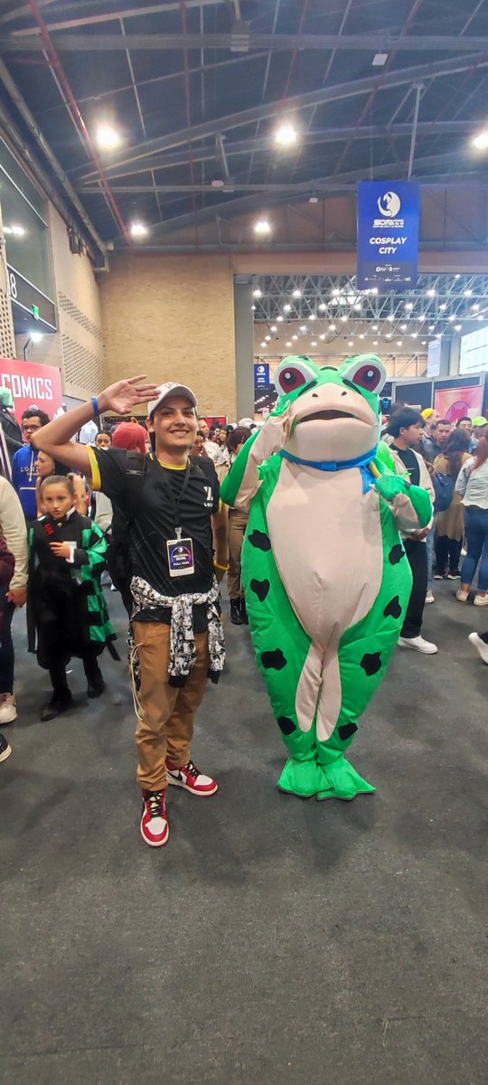 themastereal's tweet photo. Tercer día del sofá lo mejor fue la raid de @niika_sauria a @mikupinku en ciudad artistas 💜 #SOFA2023 #hastagxfest #multiversosofa #Bogotá #corferias https://t.co/LYzyTcg8N5