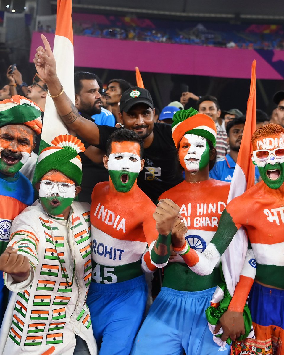 ICC's tweet photo. The crowd worthy of a cricketing spectacle 😍

#CWC23 | #INDvPAK https://t.co/9CCPeWkm28