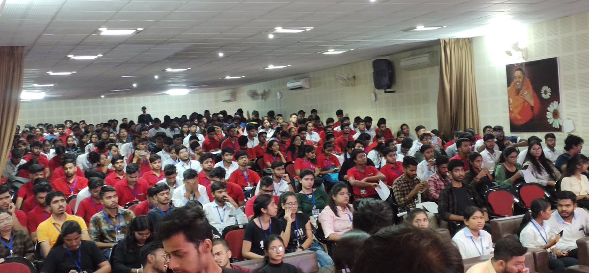 deepuReact's tweet photo. It was amazing experience to talk at @OSDIndia_ about @PixelwandLive and how I started working on my startup after getting so many learnings from previous ones.

Interaction with other students about startups was incredible experience. https://t.co/Bp9BXAfsQd
