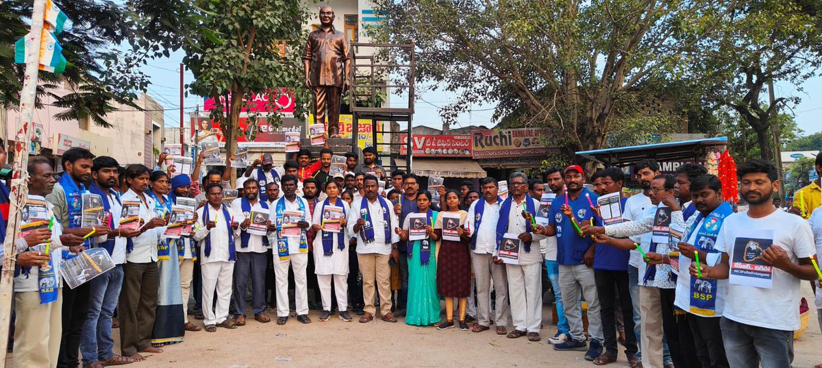 UshaDasari3's tweet photo. Group 2, డీఎస్సీ అభ్యర్థి ప్రవళిక ఆత్మహత్యకు తెలంగాణ ప్రభుత్వం బాధ్యత వహించాలని కొవ్వొత్తులతో నిన్న పెద్దపల్లిలో నివాళులర్పించడం జరిగింది. #BRSfailedTelangana #nosuicides #DethroneBRS https://t.co/GvxowynnDX