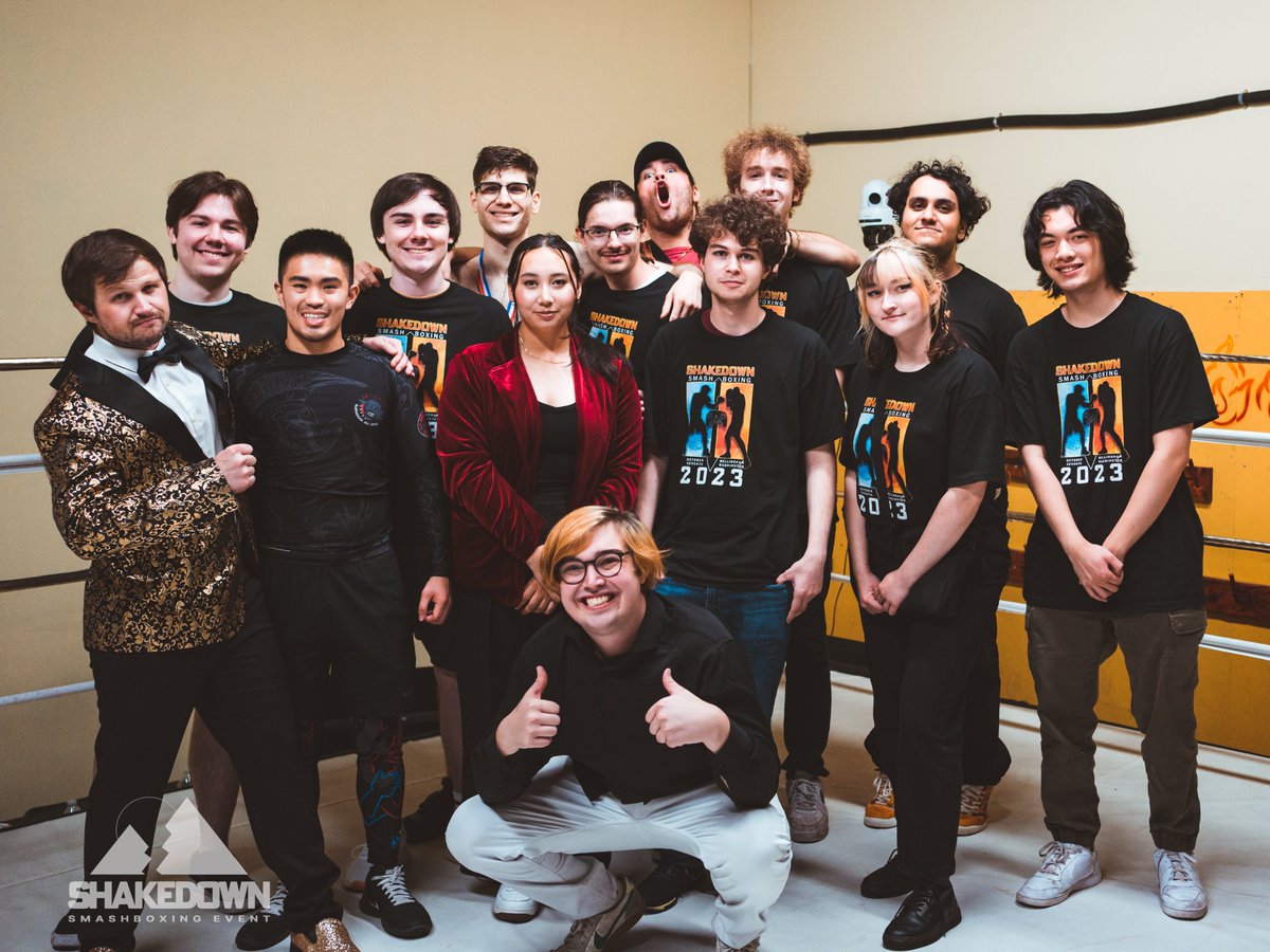 Vincessant_'s tweet photo. Can’t believe that we actually made smashboxing happen https://t.co/dnndqKRYRi
