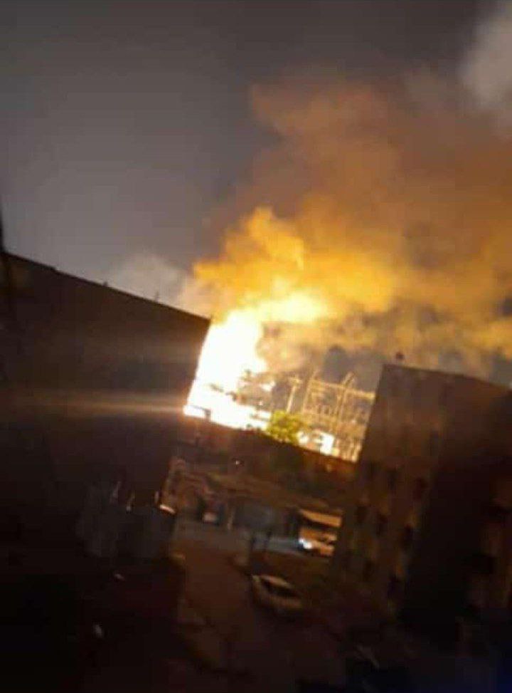 rogeliobolivara's tweet image. Tras fuego y explosiones Falla en la Central Electrica de la Dolorita, sector la Lira, Petare.