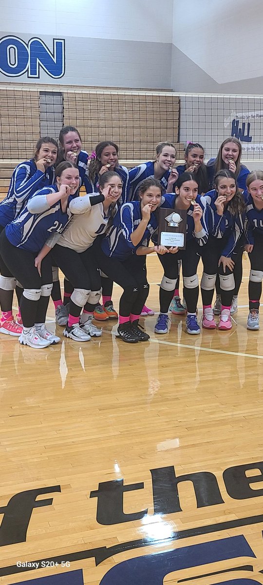 Stephanie tweet media