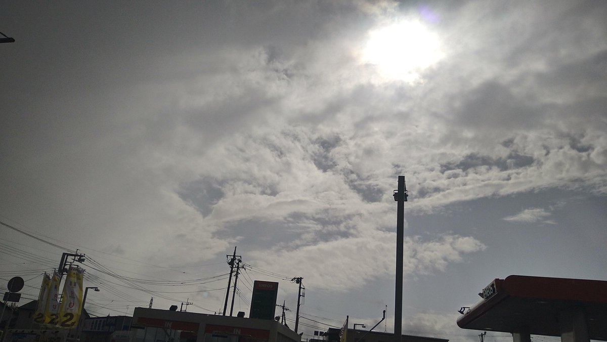 pinpan57's tweet photo. 天気雨になってきた🎵 https://t.co/AULBduq5il