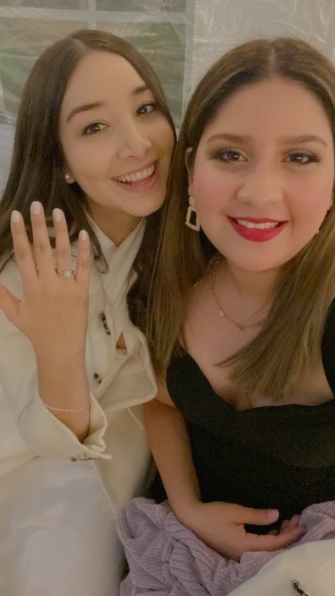 KarlaDeleon__'s tweet photo. Y que vivan los novios ❤️ @Kenyaazpil https://t.co/9tqTcE9NRu