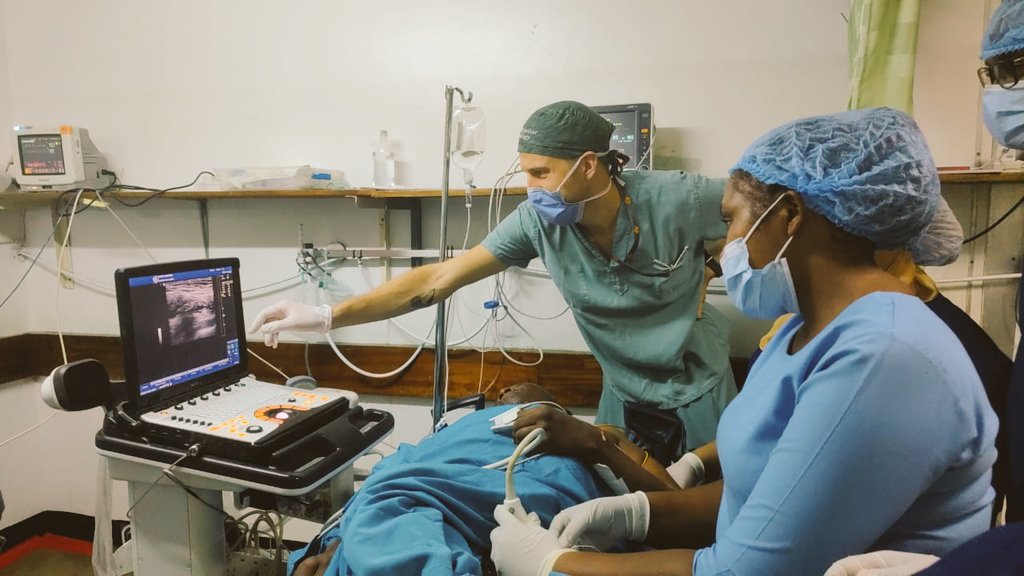 Consolidating regional anaesthesia teaching at KCMC a week after their on-site regional workshop with 🇳🇱 and 🇺🇲 specialists. Here: U/S guided femoral nerve block. ⬆️ regional = ⬇️ pain and ⬇️ GA. <a href="/uOttawaIGHOMed/">Intl. and Global Health Office (IGHO) | (BISM)</a> <a href="/OttAnesthesia/">OttawaAnesthesiology</a> <a href="/GSOAC_TOH/">GSOGAC</a> <a href="/AnaesthesiaKCMC/">KCMC Anaesthesia Department</a> <a href="/Kcmc1971/">Kilimanjaro Christian Medical Centre</a> <a href="/ON_Anesthesia/">Ontario's Anesthesiologists</a>