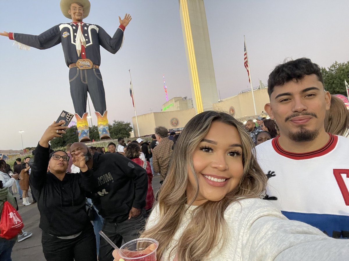 xoxjazminnn's tweet photo. 🤠🤠 https://t.co/aVPzedxtqG