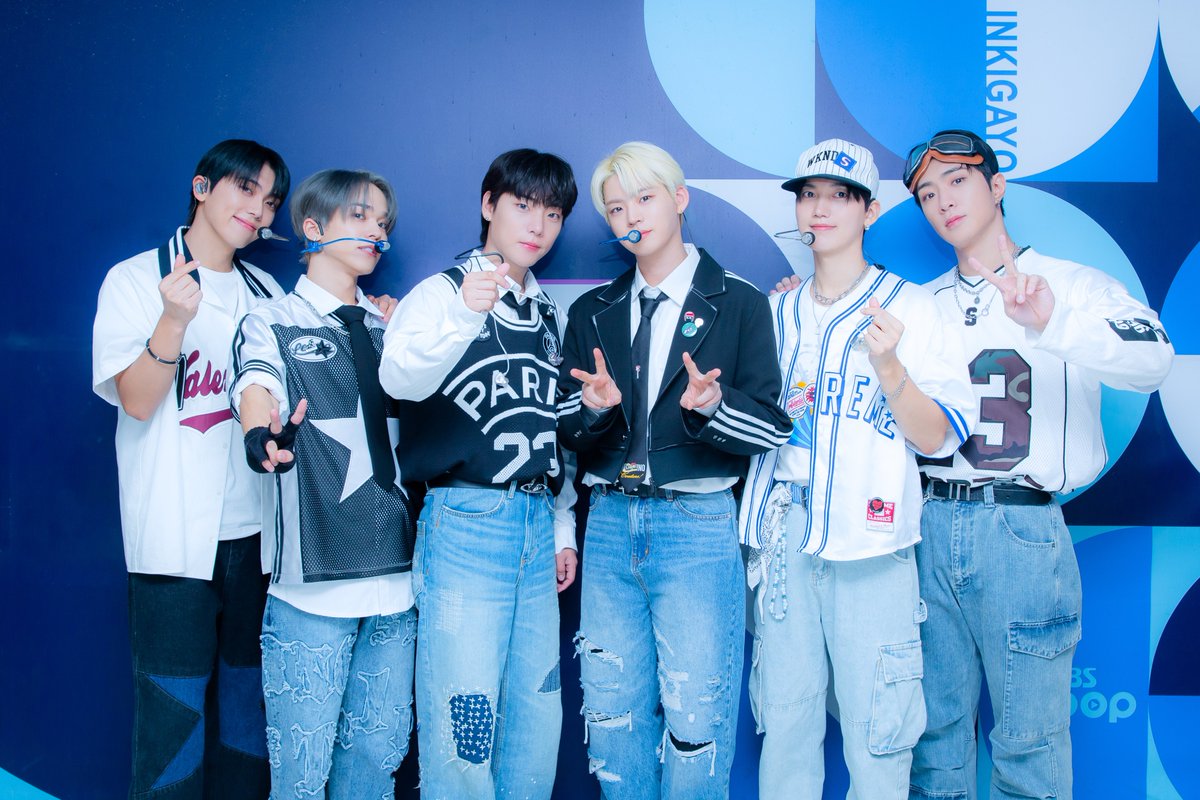 [👔] 231015 #착장인가

잠시 후 오후 3시 25분!
#인기가요 에서 만나요❤

#인기가요 #온앤오프 #바람이_분다 <a href="/wm_on7off/">nine</a>