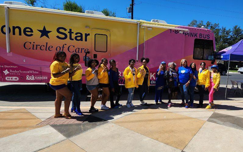 UT_SGRhos's tweet photo. Serving our community itβs what we do best! πππ
#FREEMAMMOGRAMS ON THE MOVE! #breastcancerawareness #breastcancer
#sigmapinkturnsblue #austinsgrhos #blackaustin #sgrhoswregion #austintexasΒ Β #austin #manor #https
@LoneStarCares https://t.co/Zdt9QkPzyE