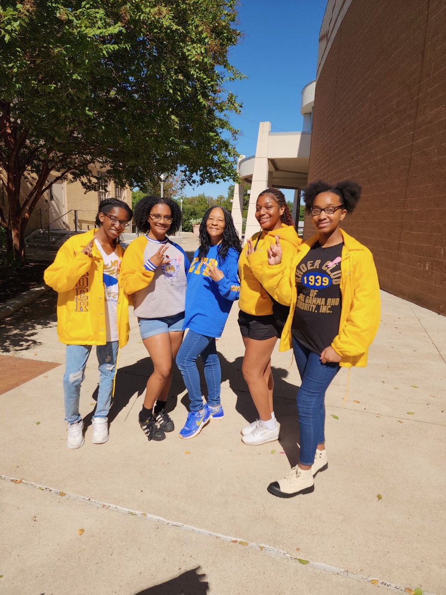UT_SGRhos's tweet photo. Serving our community itβs what we do best! πππ
#FREEMAMMOGRAMS ON THE MOVE! #breastcancerawareness #breastcancer
#sigmapinkturnsblue #austinsgrhos #blackaustin #sgrhoswregion #austintexasΒ Β #austin #manor #https
@LoneStarCares https://t.co/Zdt9QkPzyE