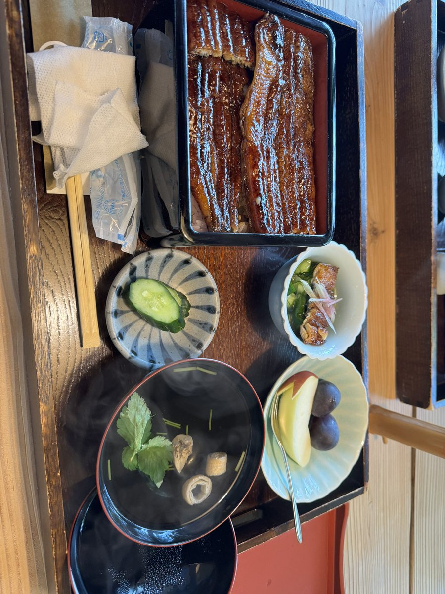 M10295749's tweet photo. たまたま先輩にあって、特上おごってもらってきた https://t.co/pKfPuvkrzJ