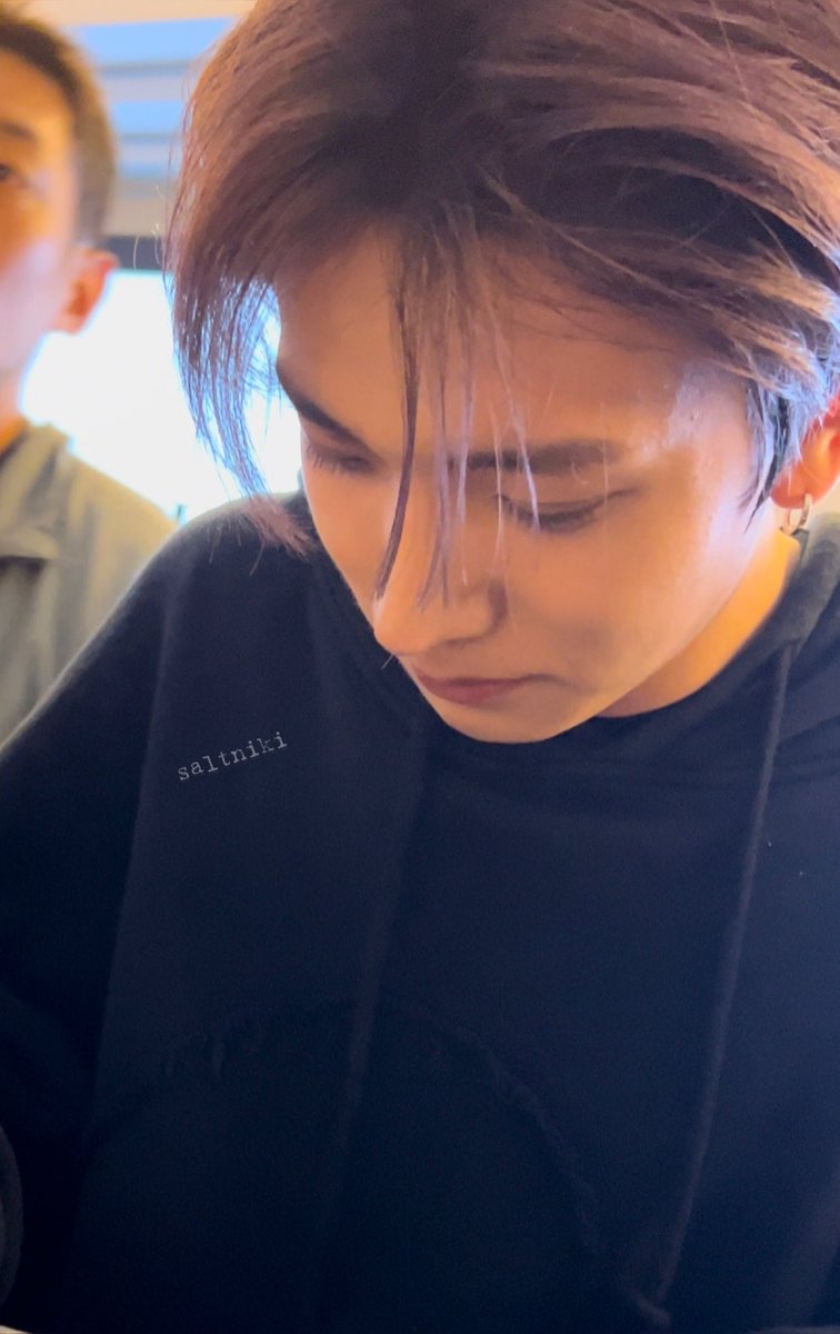 hourlylhs's tweet photo. pretty boy #heeseung https://t.co/pW9lsGiuAT