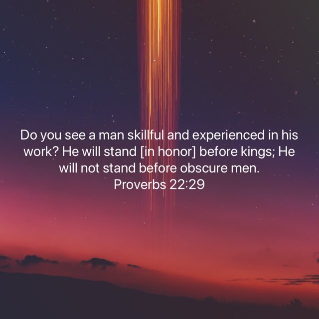 👑