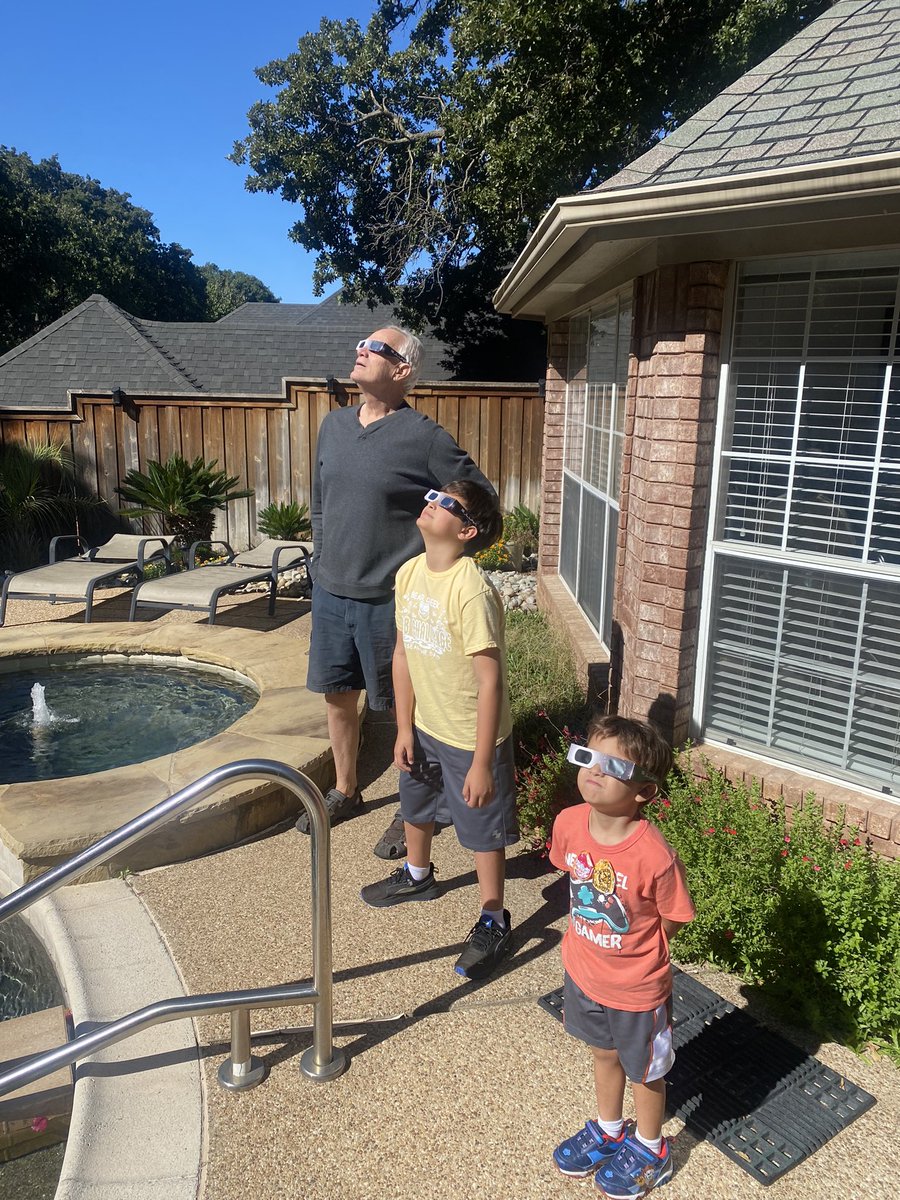 BCEMrsPerry's tweet image. These Perry boys were truly engaged in today’s science lesson! 🤣😎