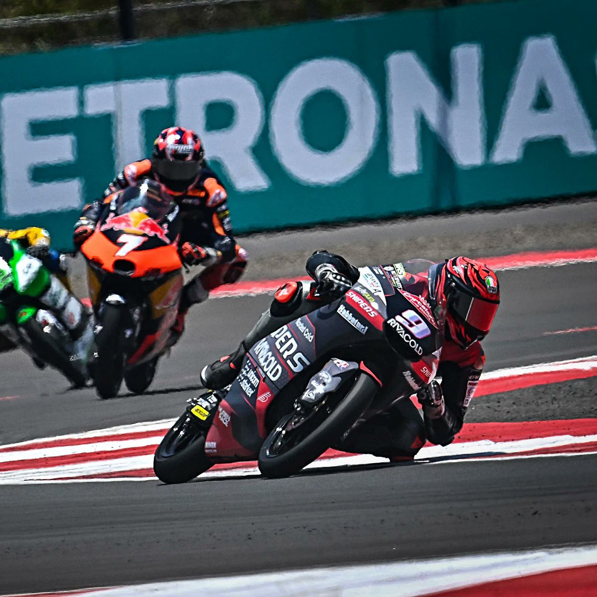 SnipersRacing's tweet photo. RACE 🏁🇮🇩#IndonesianGP
P11 #matteobertelle
P21 #nicolacarraro
.
Gara combattuta quella dei nostri #snipers 💪 forzaaaaa!!
#moto3 #SnipersTeam #teamsnipers #MotoGP #matteobertelle #nicolacarraro #pertaminacircuit https://t.co/9Fg1RSKxvE