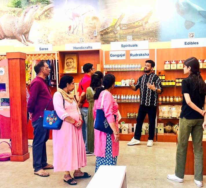 cleanganganmcg's tweet photo. Plan your visit to JAMC at Delhi Haat today and discover our exclusive products by talented women artisans and SHGs while supporting a cleaner Ganga. Join us in this wonderful journey! The footfall is already impressive.

#NamamiGange #ArtisanCrafts #DelhiHaat #NamamiGange https://t.co/Qxy01iyLWo