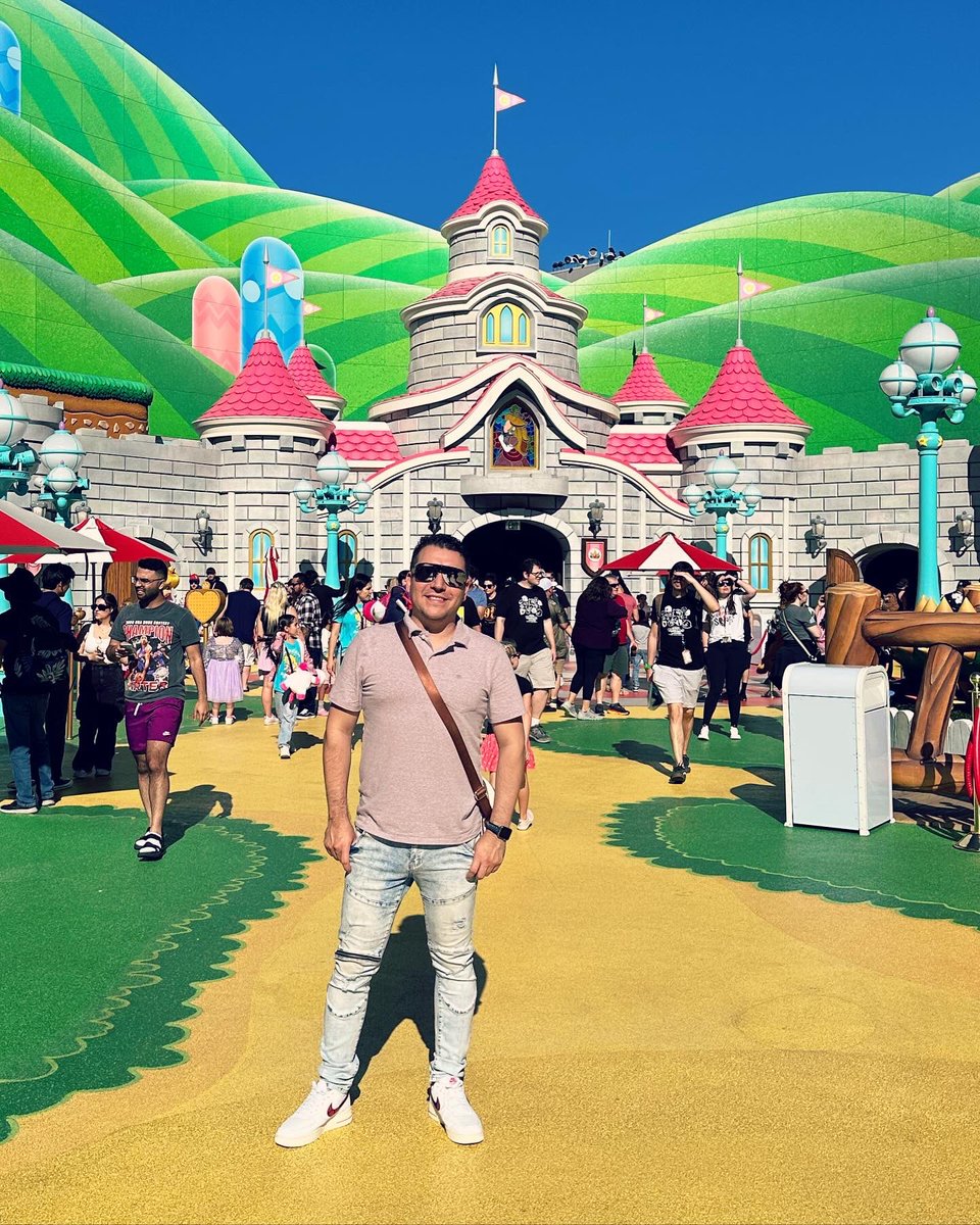 SheickGamez's tweet photo. #Nintendo #UniversalStudios #Hollywood https://t.co/Ag9x3pcgne