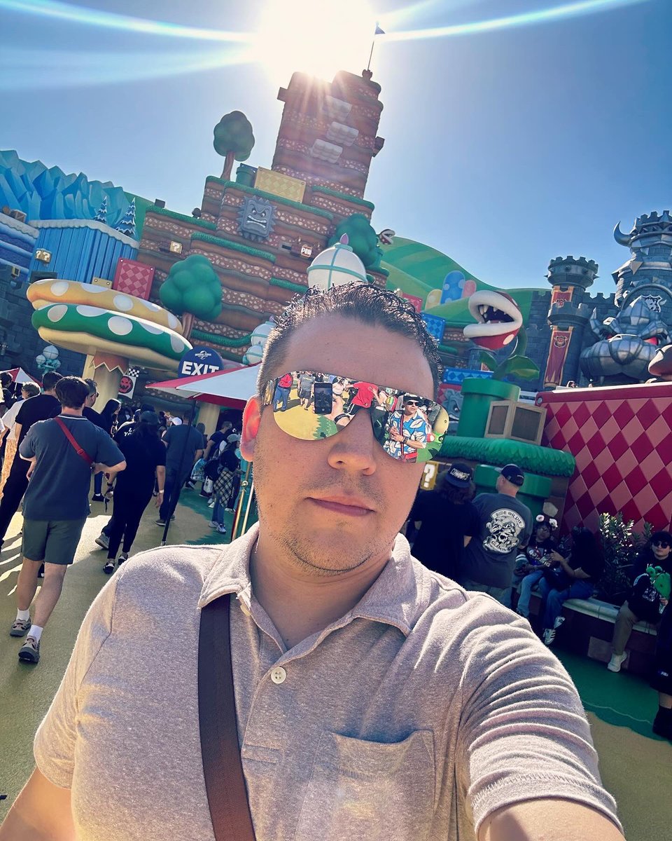SheickGamez's tweet photo. #Nintendo #UniversalStudios #Hollywood https://t.co/Ag9x3pcgne