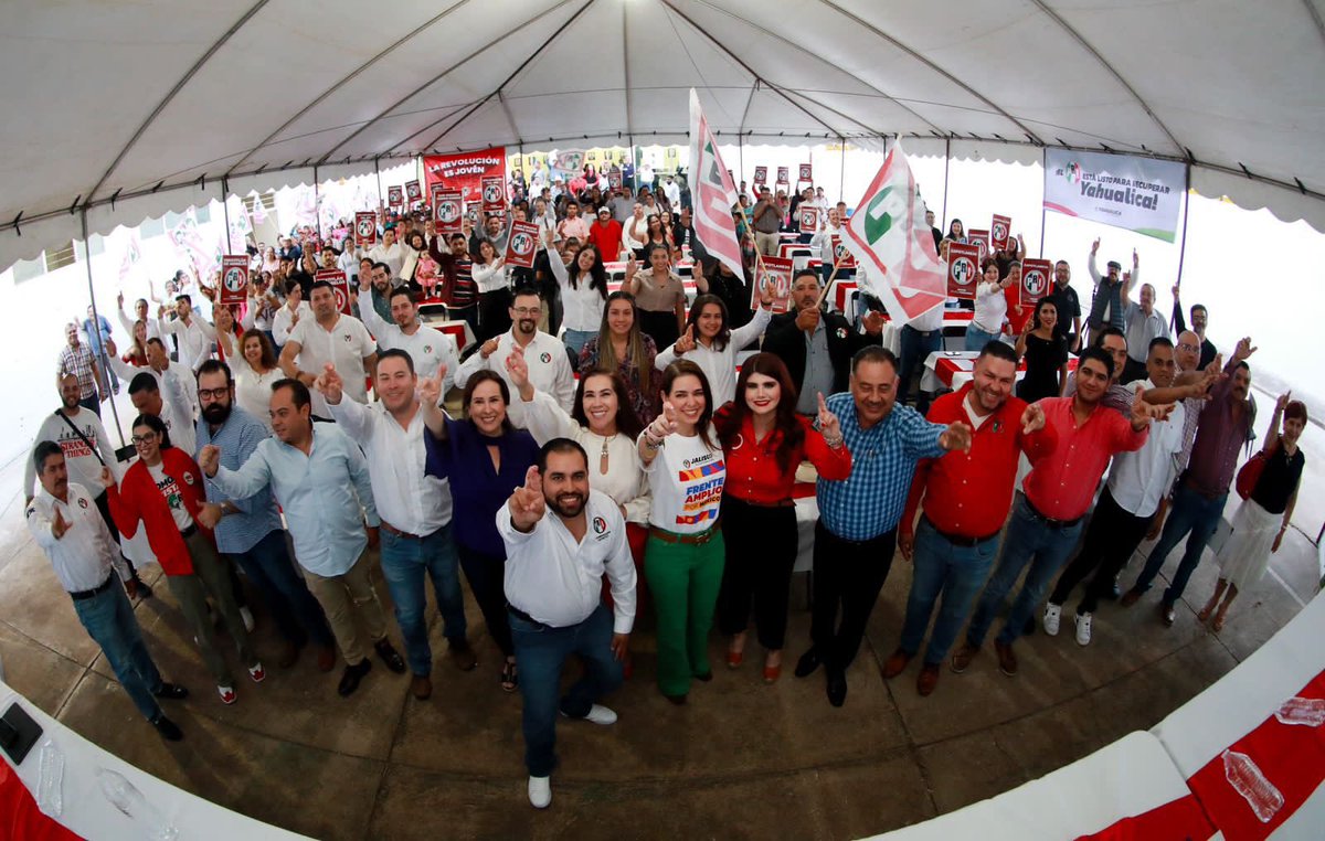 Cuquis_Camarena's tweet image. Instalación del Comité Distrital 2023-2024 del #Distrito3 🇲🇽🤩

Muchas gracias a toda la militancia #priista que nos acompañó en este importante momento del @PRIJALOFICIAL. ✨💪🏻 

¡Vienen grandes cosas! 👊🏻😎