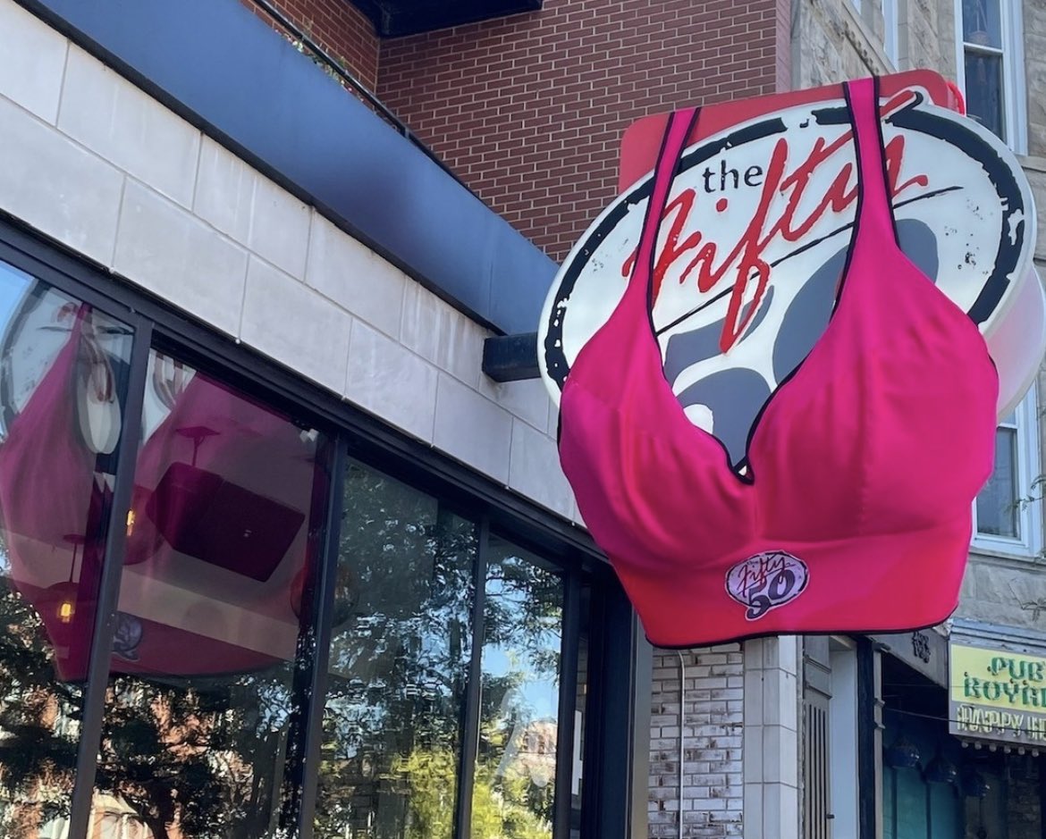 TheFifty50's tweet photo. From Bar to Bra – The Fifty/50 Sports Bra is back in action @lynnsage 💞 https://t.co/ogAhYJDEOF
