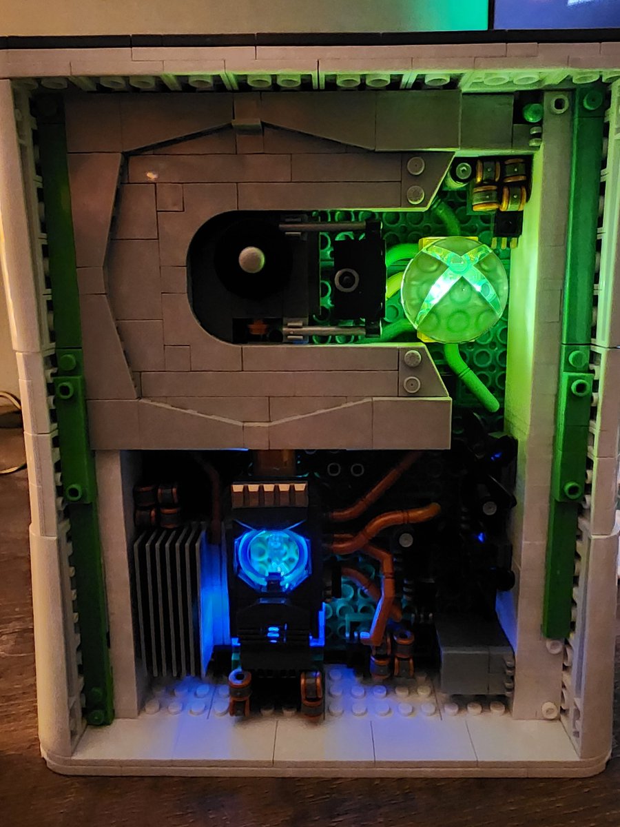 Definitely one of the coolest builds I've done! 👍🏻 #megabloks #Xbox #Xbox360 #Halo3