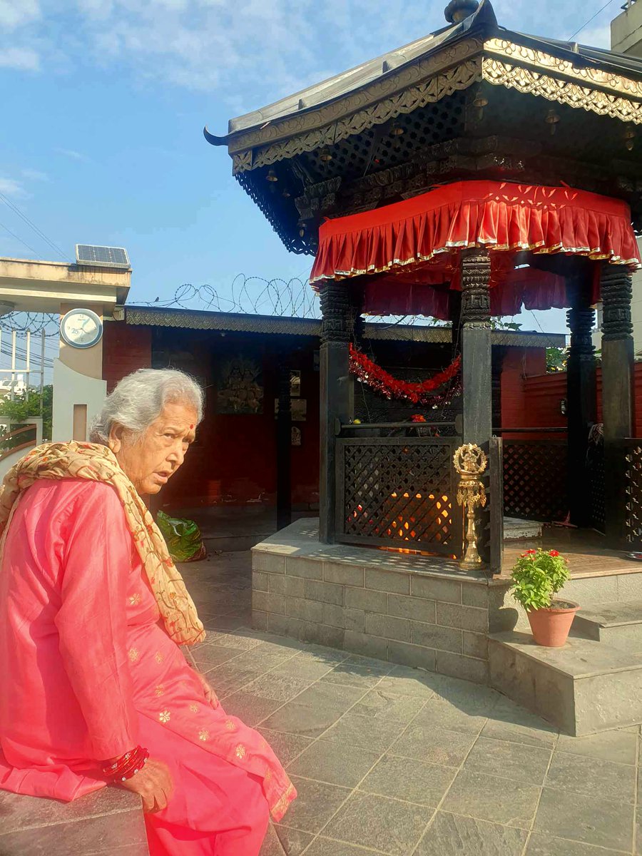 RabindraMishra's tweet photo. ईश्वर र आमा!

ईश्वर र आमालाई साक्षी राखेर
एउटा कसम खाऊँ, देश बन्छ:

"पद, पैसा, सत्ता, शक्ति, स्वार्थ र विचारका लागि -- व्यक्तिलाई लाभ हुने, समाज र देशलाई हानी हुने काम गर्दिन।"

देश बन्यो भने हामी सबैको भलो भइहाल्छ। सबै, खासगरी उच्चपदस्थ, नेपालीलाई दुर्गा माताले त्यति कसम खानसक्ने शक्ति प्रदान गरून्!

विजया दशमीको हार्दिक मंगलमय शुभकामना!