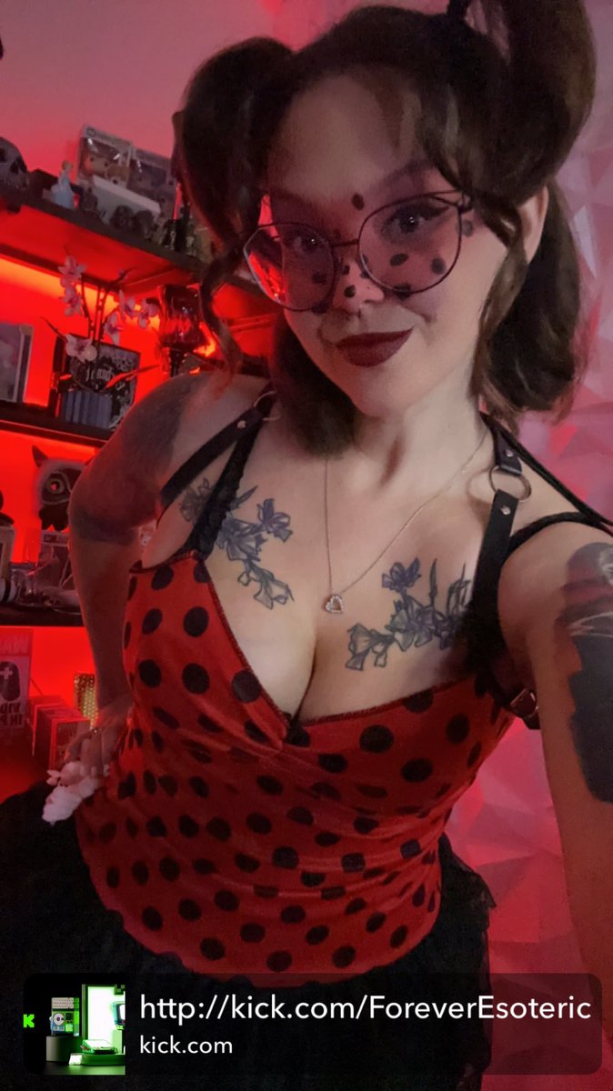 ForeverEsoteric's tweet image. I’m a LADYYYY 🐞

Day 14/31 of #LooksToSLAY for daily streams all of October! 

Come vibe out with us! 
We MIGHT even hit the sub goal of this month 🥹 #VerificationPush #PickKick #FOREVERsquad