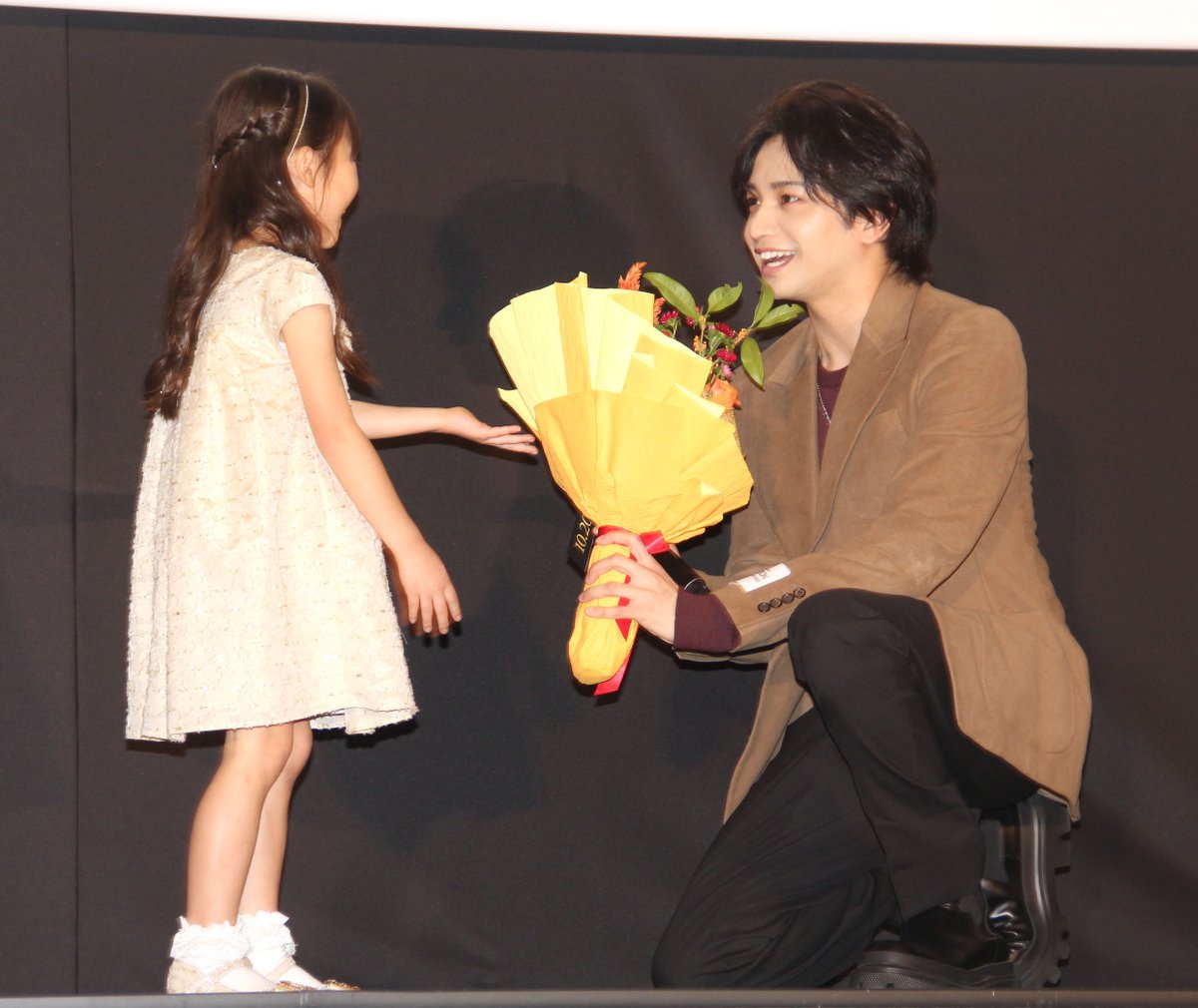 oricon's tweet photo. 中島健人、好きな人は親に言えず　子どもの時の隠し事で「親が会いたがるから！（笑）」（写真 全3枚）
https://t.co/x58pbsNHIE

#中島健人 #SexyZone #セクゾ #映画 #おまえの罪を自白しろ #おま罪 @omatsumi_movie https://t.co/9pBYDXUuFW