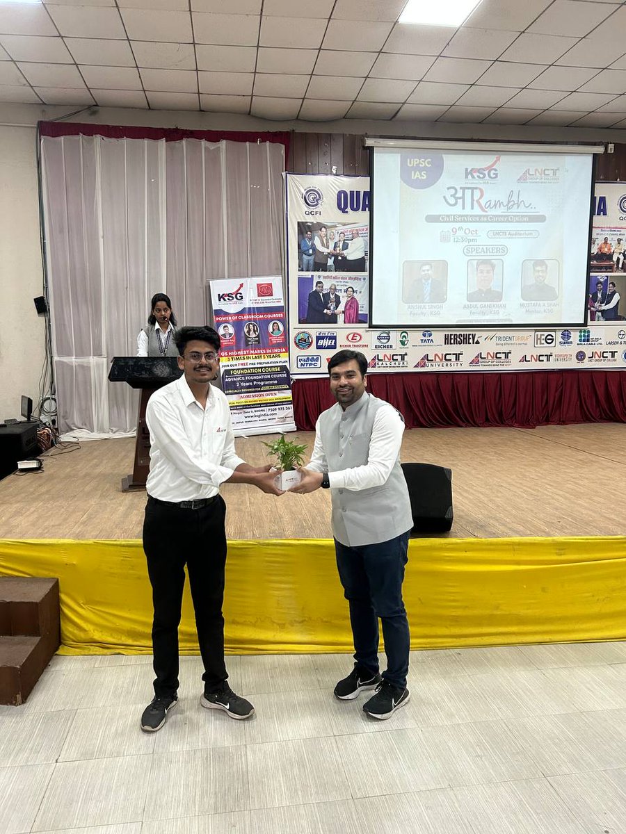 AtharKhan70's tweet photo. I'm thrilled to share the incredible success of a recent initiative by the LNCT Group's Volunteer Committee in the Training and Placement Department. We joined hands with the renowned Khan Academy (KSG) to organize a truly inspiring motivational session for UPSC aspirants. https://t.co/LjqPexatm8