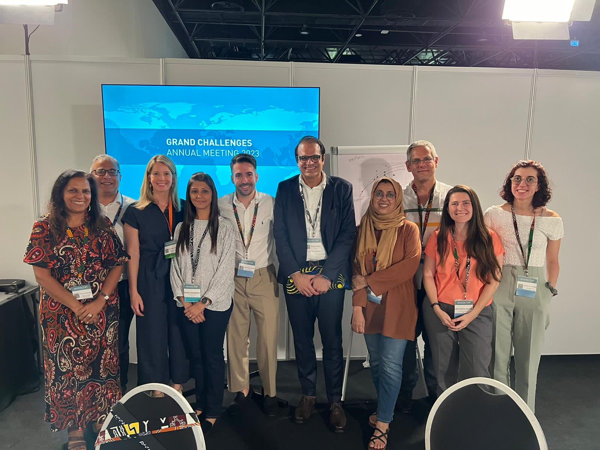 atifasadjan's tweet image. Science Saves lives
Innovations Save Lives
Collaboration Saves Lives
Our team from @SIUT along with their collaborators from Barcelona, US and @AKUGlobal presented their #AI work on antenatal risk stratification at the #GCAM2023 in Dakar Senegal