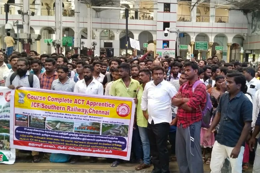 sonuKum2987696's tweet photo. Hon'ble @narendramodi ji don't make your skill India &amp; make in India mission is a myth ! Engage double skilled railway CCAA in Indian Railway ASAP and Make your Skill India, Make In India Mission successful.
#ModiJi_Engage_RailCCAA109BATCH
@AshwiniVaishnaw 
@RailMinIndia @IR_CRB https://t.co/RMzoVfTt86