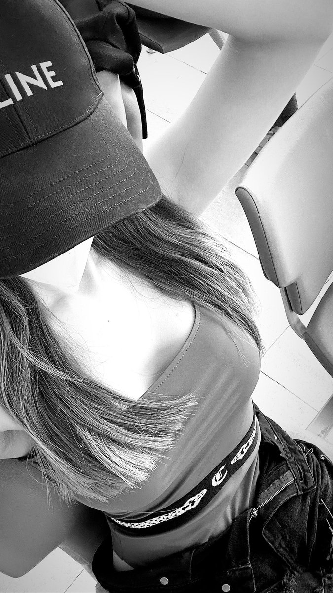 Pailiuuur18's tweet photo. PAILIU🤍🖤
 #FarewellPailiuxMGNPM https://t.co/8zjxyVK6km
