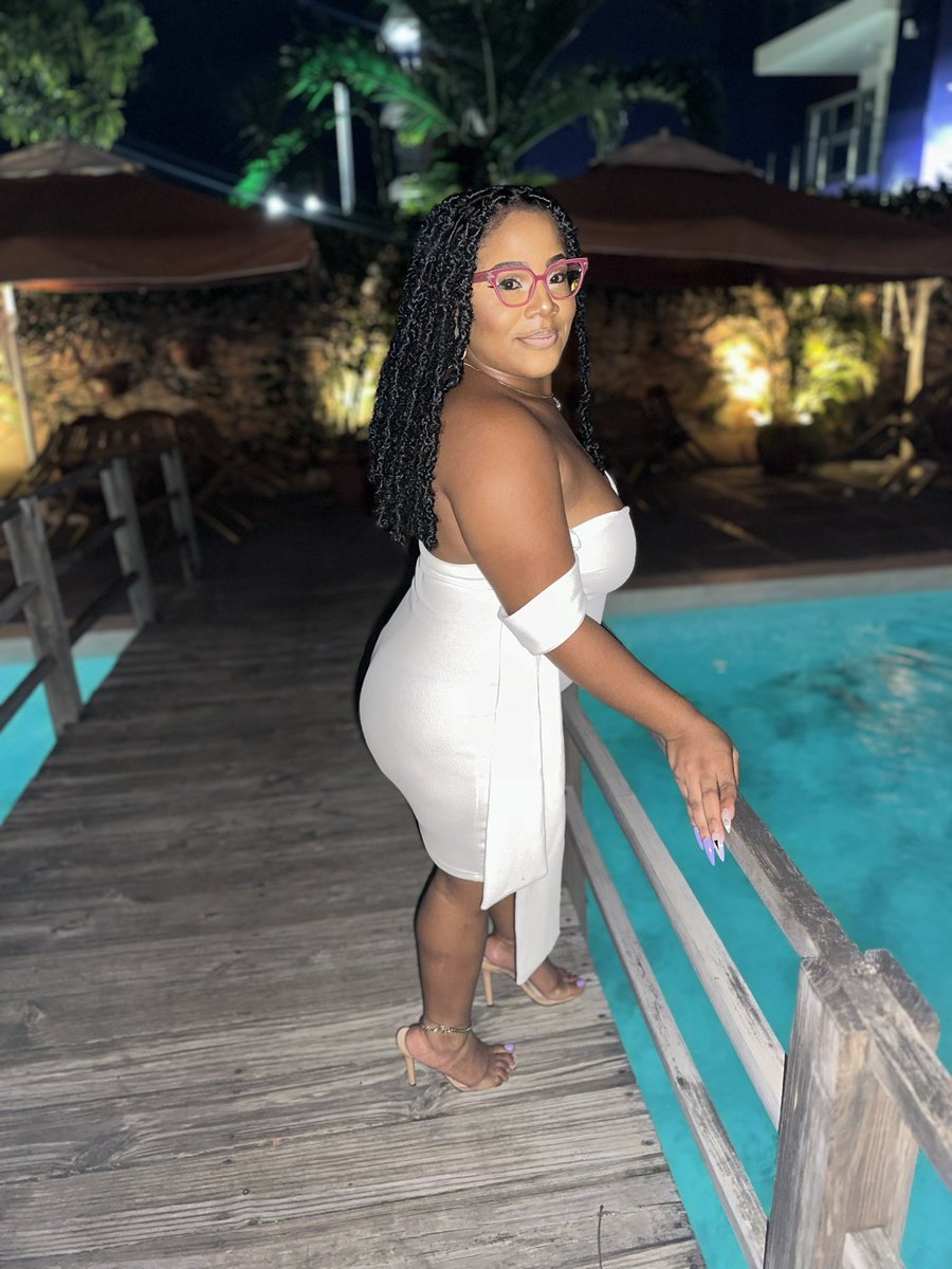 shorty_tash's tweet photo. HELLO 30😍 https://t.co/jvYaIrNktZ