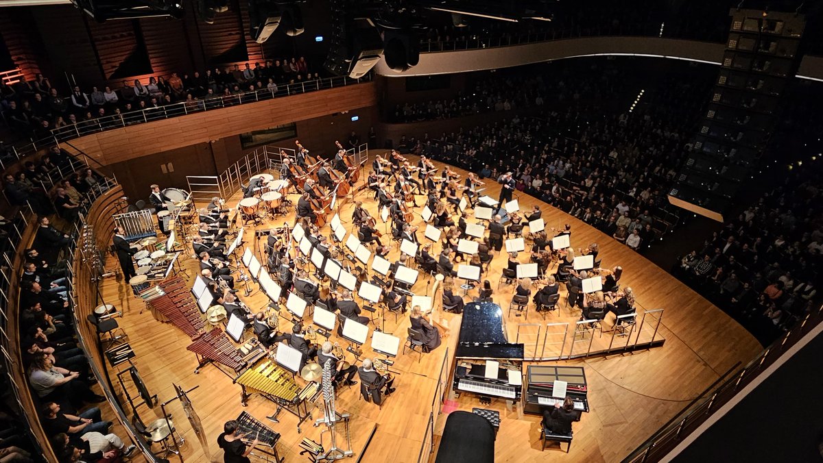 evahane's tweet photo. Thank you for the show!
My fav track from FF has to be the Prelude-it feels nostalgic & brings me back to childhood-my 1st meeting with FF. To me it carries the magic of bringing you to fantastic worlds
@FinalFantasy @GameMusicFestiv @vgmconcerts @NFM_Wro
#finalsymphonycontest https://t.co/NmeWf33tff