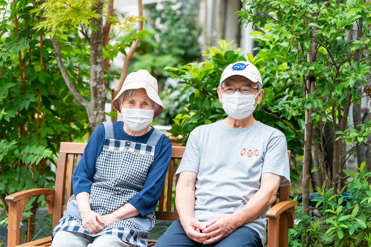 ginmokuse123's tweet photo. 入居者・職員が心を許して生���・仕事ができる環境にある、「銀木犀」。

そんな銀木犀では、一緒に働く仲間を募集中です！
入居者が自由な生活を送り、その生活を自然な形でサポートできる、銀木犀で一緒に働きませんか？

https://t.co/FlSGWMk10X

#介護 #介護職 #職員募集 https://t.co/rjoSa5l6Gj
