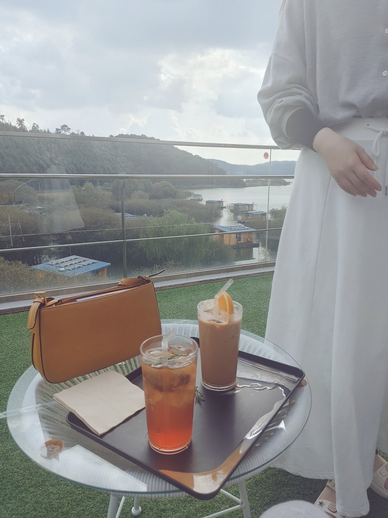 신발커플 공동계정 tweet media