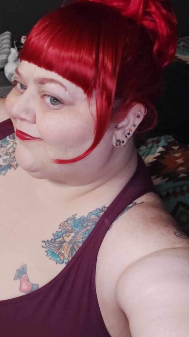 Would you kiss me on my neck before you ravish me?!? https://t.co/Qko9dusxNf<a href="/tag/realloyalfans"class="tags"><span>#realloyalfans</span></a>