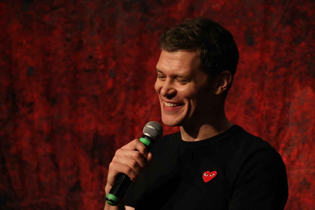 barbiehybridken's tweet photo. Joseph Morgan and Daniel Gillies were in Chicago and they were on stage together for the Vampire Fan Weekend Chicago panel! I love Doseph so much, I love the brotherly bond between them. They are both fun and wonderful🫂💙🩵
#TVDChi (credit: @CreationEnt) https://t.co/yyXxKpq9Vc