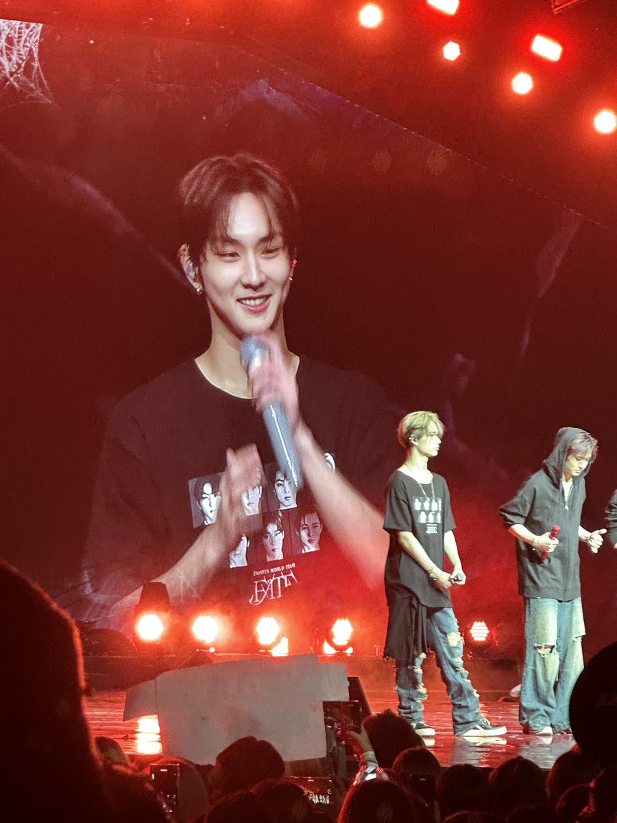 deepdimplewon's tweet image. I cannot believe I saw them this close, I’m still In shock they are absolutely beautiful in person 🫶🏻😭#ENHYPEN