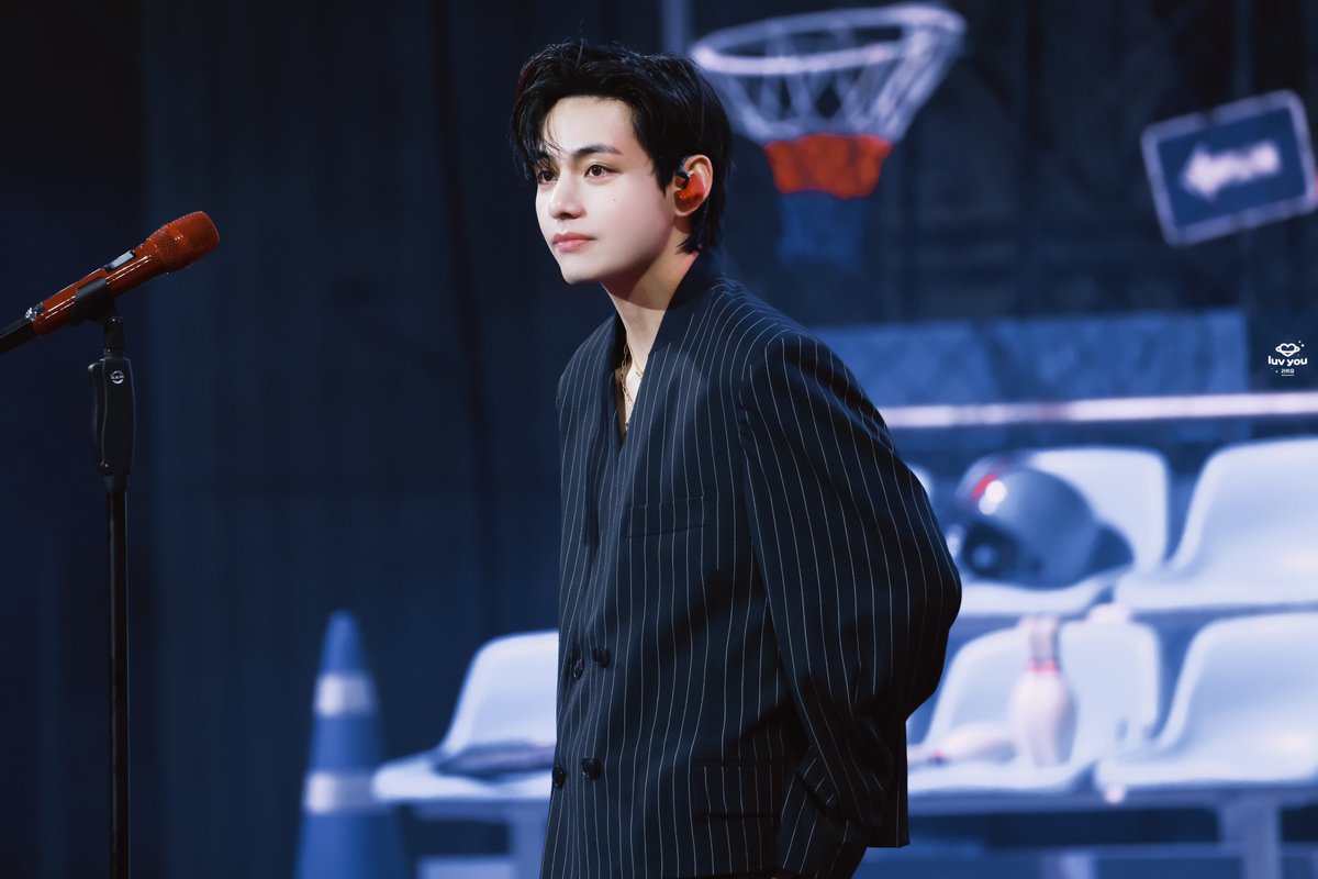 luv_you1230's tweet photo. •HD• 231014 fm
#KIMTAEHYUNG #김태형 #방탄소년단뷔 #태형 #BTSV #V #テテ@BTS_twt https://t.co/Fwy7aMLUNN