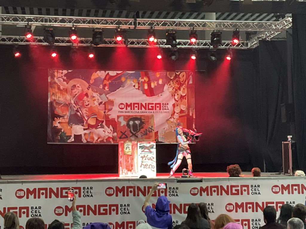 DonutEquivalent's tweet photo. I have long wanted to play this wonderful game!🎮🎮 #ArtofLegends #GENGWIN #TransformaTuDestino #Bjergsen  
Original: escosplay https://t.co/W621a9uZx1