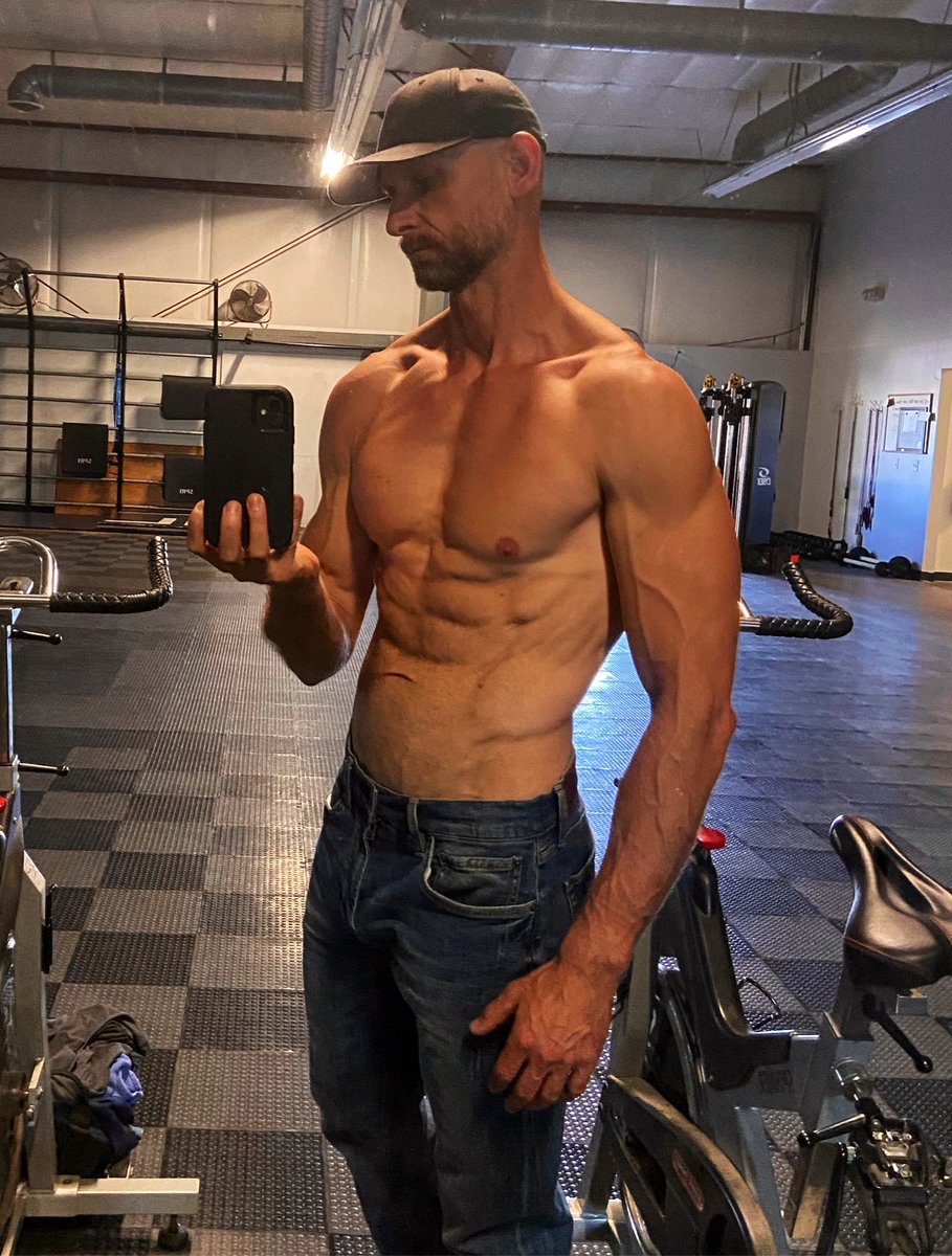 DEVINSPEARSON's tweet image. #gym #strength #over40 #fizeekfriday