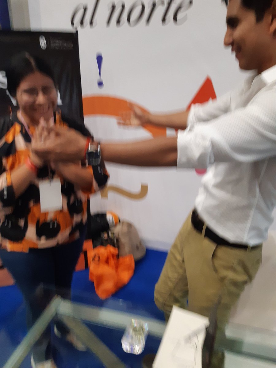 CilWard's tweet image. Hasta que se me hizo conocer al señorón @AlanIturiel waaaaooo, una esperadita de 6 añitos jijiaaa
Y de pasada un Face Reveal (?)