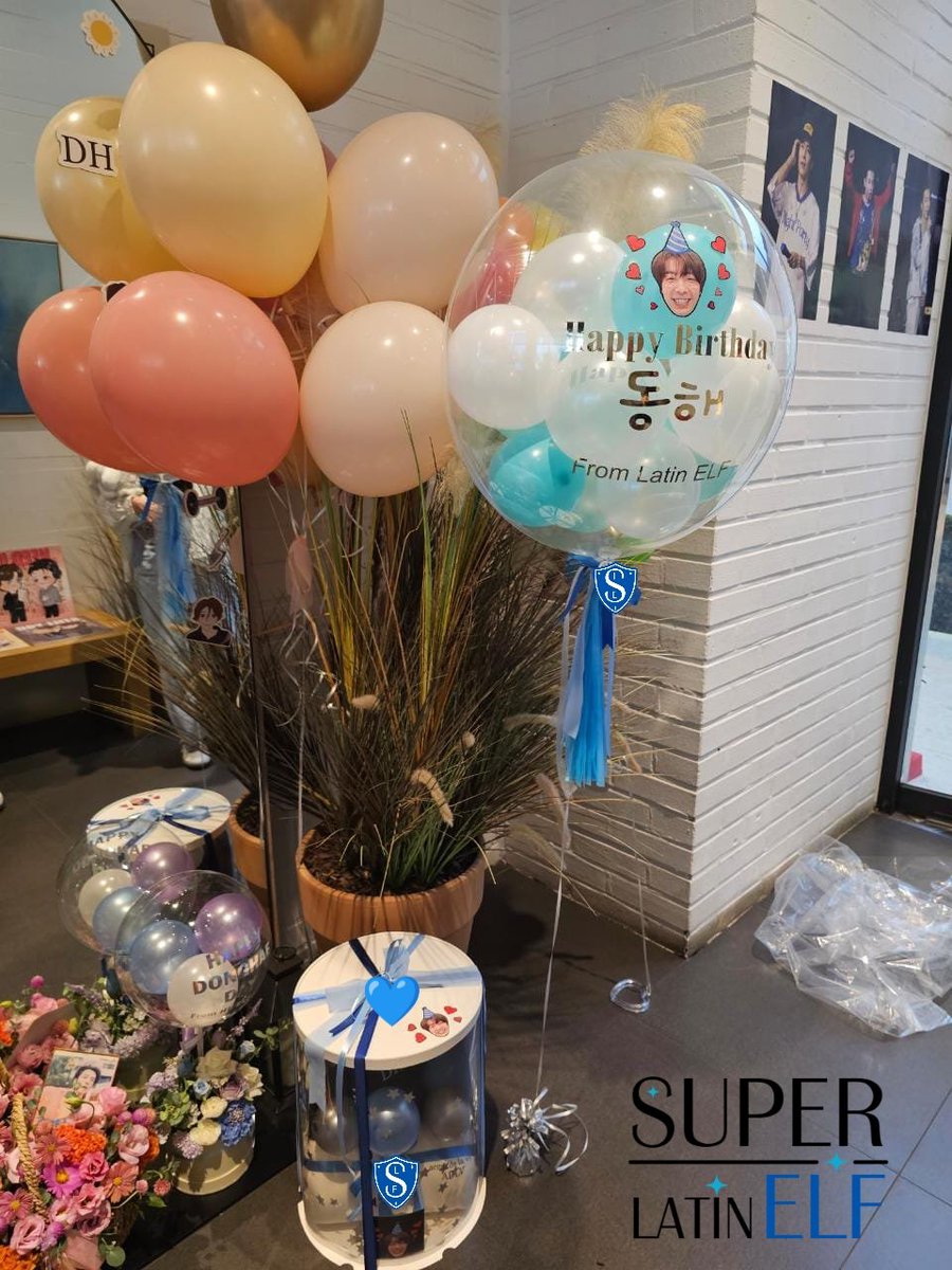 superlatinelf's tweet photo. ๐HAPPY DONGHAE DAY๐
#ELF te compartimos las fotos de los regalos a Donghae los cuales se entregaron en el #FanCafรฉ del 13 de octubre (๐ฐ๐ท 14 de oct.) En Haru & One Day
@donghae861015
#HappyDonghaeDay
#์ค๋_HARU๋_๋ ํด์_์์ผ
#๋ํด #DONGHAE
#LatinELF #SuperLatinELF https://t.co/xO1aPsVBm8