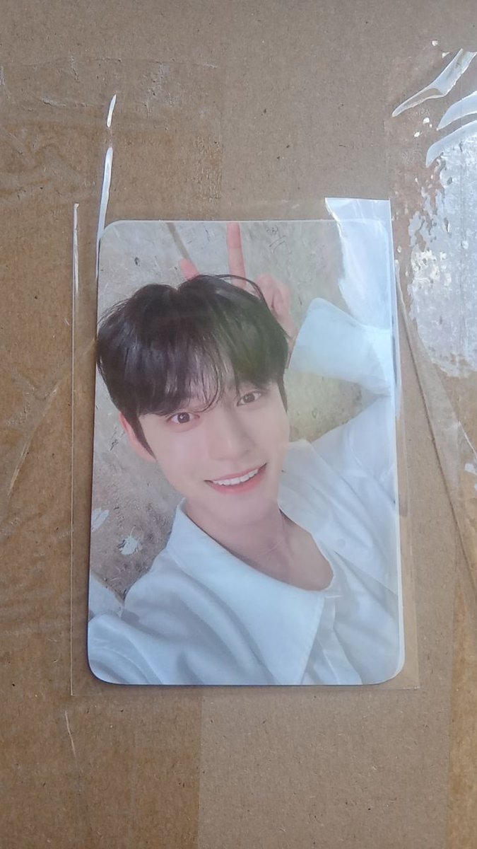 TrishaGalvez15's tweet photo. WTS LFB ZB1 PH

JIWOONG DIGIPACK + YUJIN PHOTOCARD = ₱300
JIWOONG BUNNY/RABBIT LD POB=  ₱400

•ONHAND
•MOP: GCASH / PAYO
•MOD: JNT OR SCO

REPLY / DM TO MINE https://t.co/X63D9ivaef