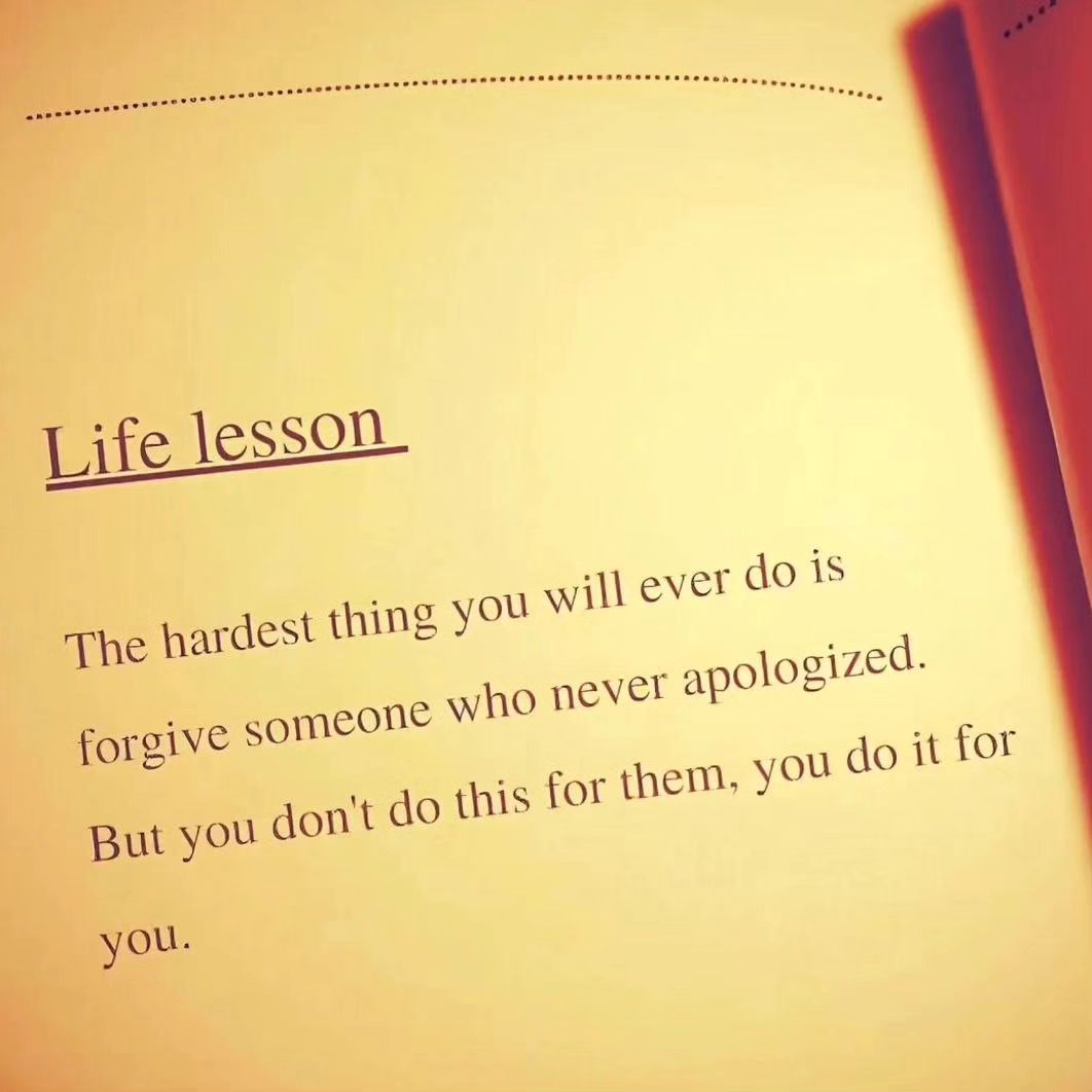 SeekWiser_'s tweet image. 9 powerful self-care quotes on life and psychology: 

1.